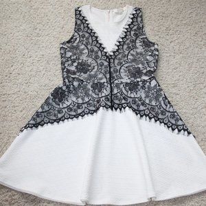 FRANCESCAS BLACK & WHITE LACE OVERLAY DRESS SLEEVELESS SZ MED WOMENS
